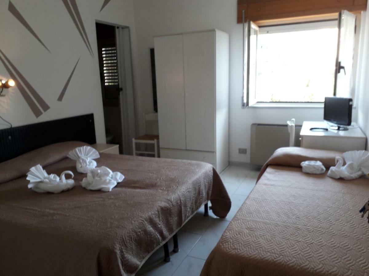 Hotel Santa Caterina Gizzeria Buitenkant foto
